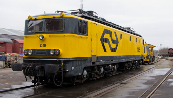 Kurz vor dem Abtransport nach Deutschland zeigt sich die NS 1315 am 2. März 2013 auf dem Gelände der SSN in Rotterdam Noord