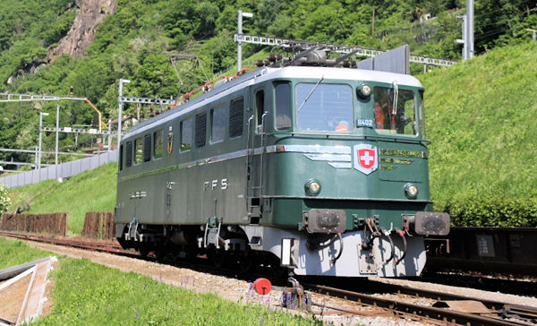 Ae 6/6 11402 im Industriewerk Bellinzona